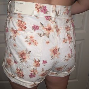 American Eagle Size 12 Floral Mom Shorts NWT